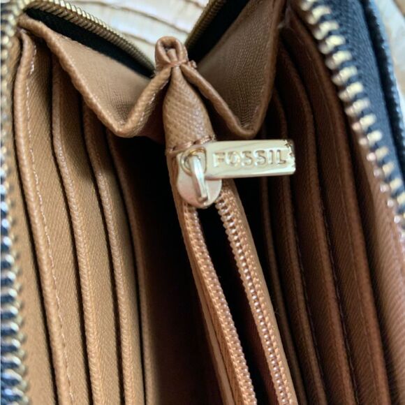 FOSSIL Zip Around Wallet Black White Polka Dots Wristlet - Picture 7 of 11